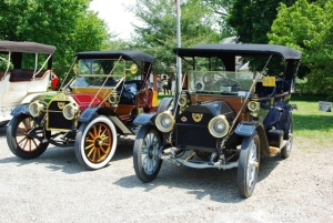 Steve and Darlene Bono's 1912 E-M-F next to Art and Margaret Morra's 1910 E-M-F Roadster